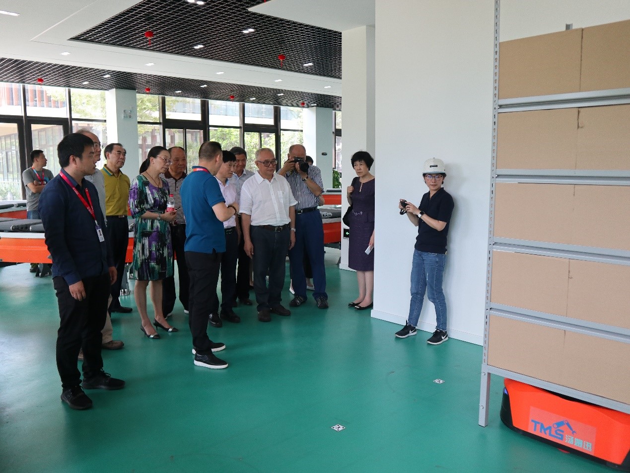 新聞 | 無(wú)錫市原政協(xié)領(lǐng)導(dǎo)、吳涇鎮(zhèn)黨委領(lǐng)導(dǎo)一行蒞臨寶開參觀考察