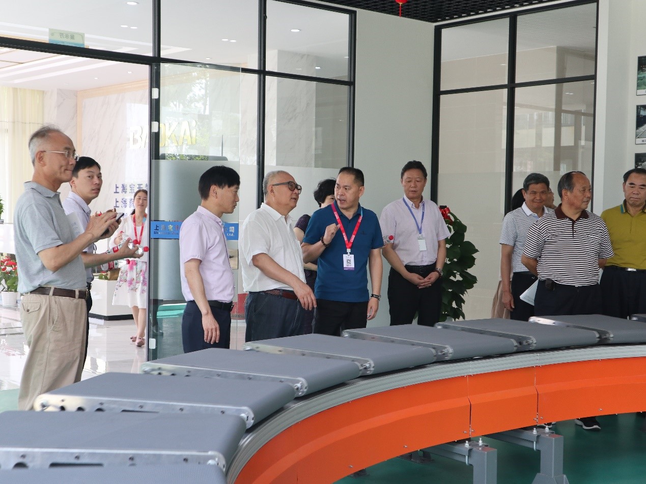 新聞 | 無(wú)錫市原政協(xié)領(lǐng)導(dǎo)、吳涇鎮(zhèn)黨委領(lǐng)導(dǎo)一行蒞臨寶開參觀考察