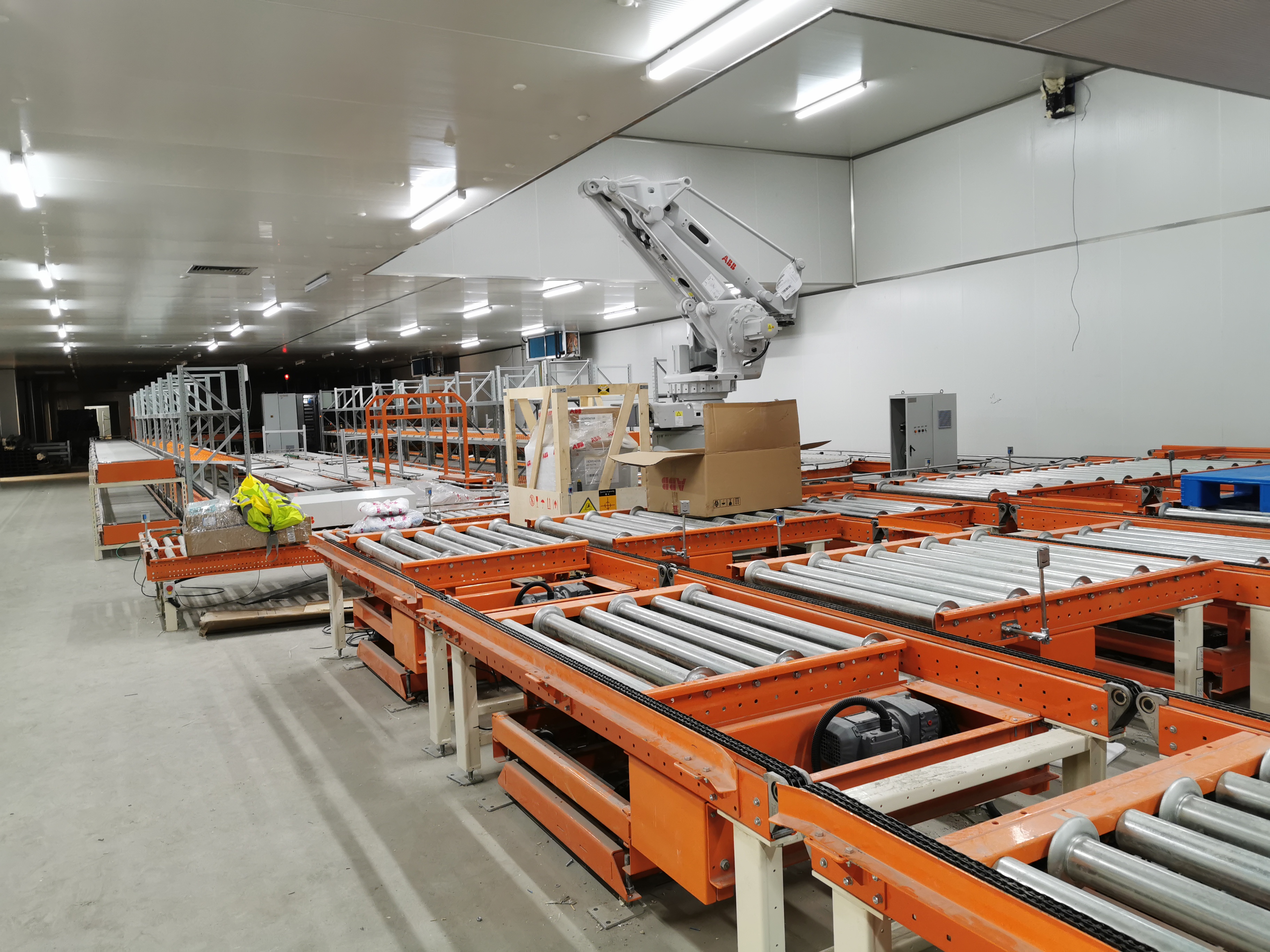 11月中旬，寶開工會(huì)組織開展“走一線、送溫暖”關(guān)愛員工暖冬行動(dòng)。